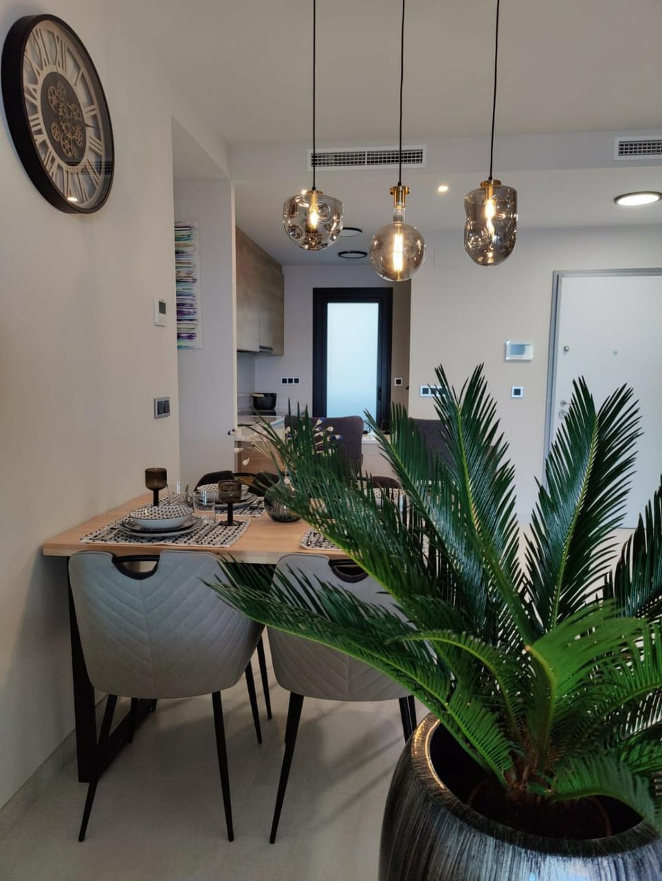 Seating area, Dining area