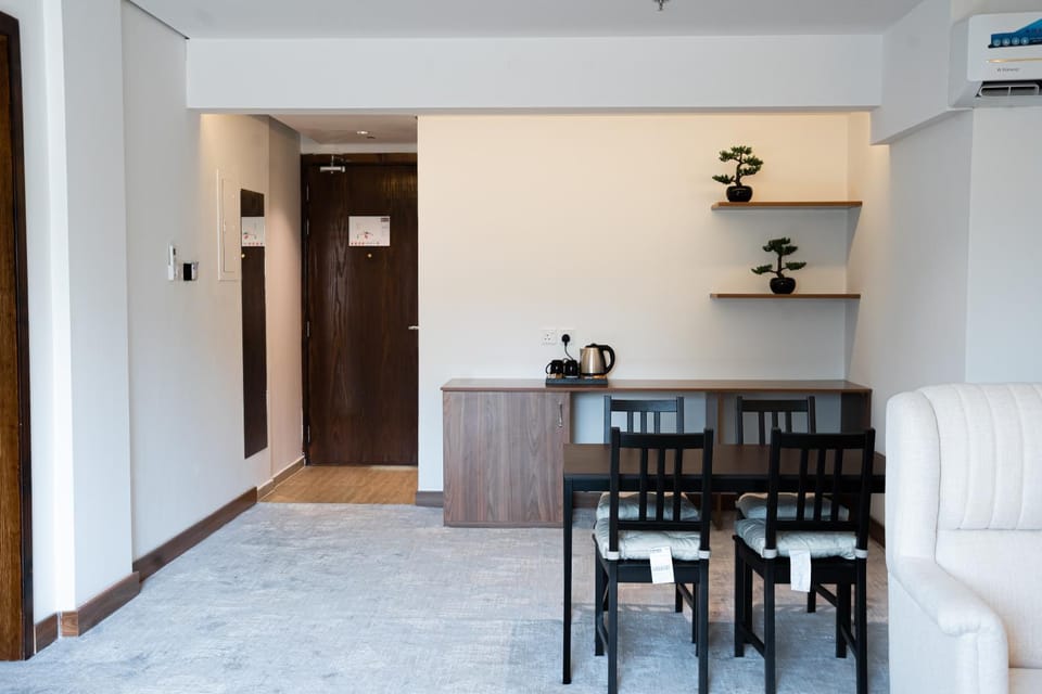 Living room, Dining area