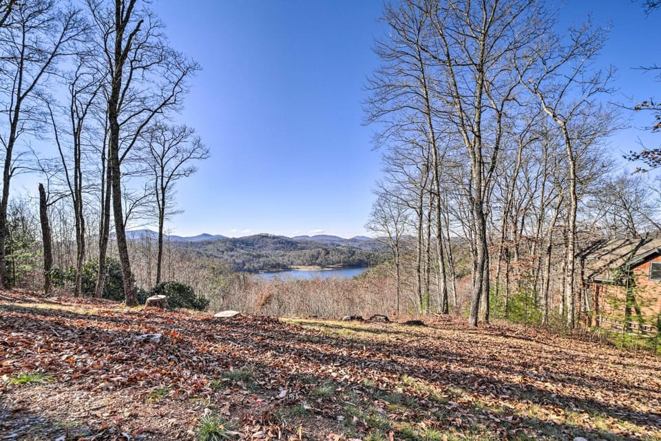 Beautiful Lake Views! ‘Glenville Serenity Lodge' House in Tennessee