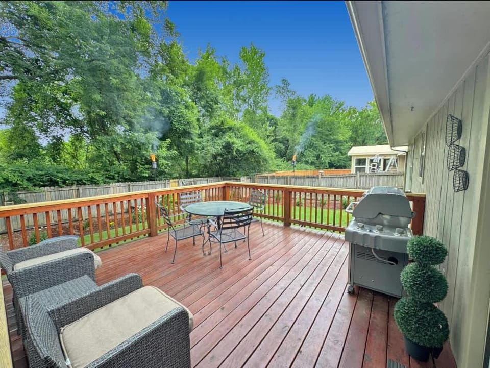 Relaxing Backyard with Fire Pit and Near Parks House in Fayetteville