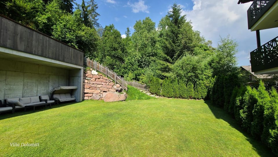 Property building, Garden, Garden view