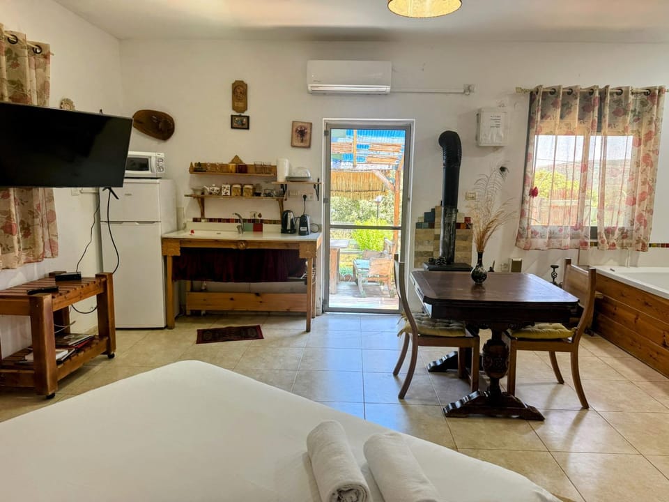 TV and multimedia, Dining area, Bedroom