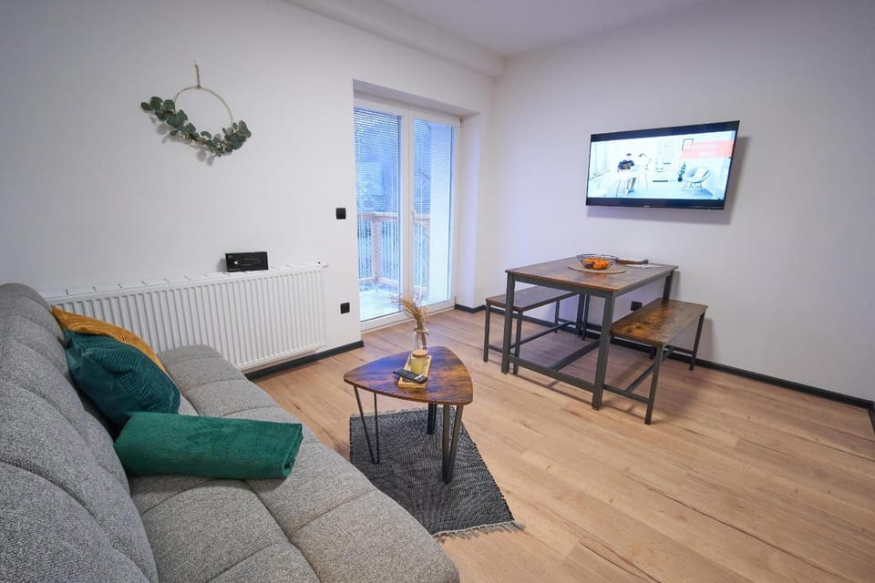 TV and multimedia, Balcony/Terrace, Living room