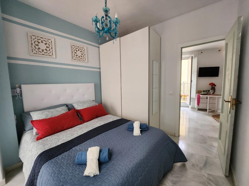 Bed, Photo of the whole room, Bedroom, towels, wardrobe