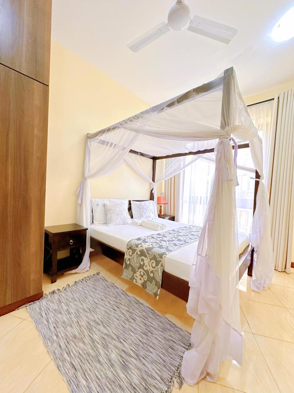Bed, Bedroom, towels, wardrobe