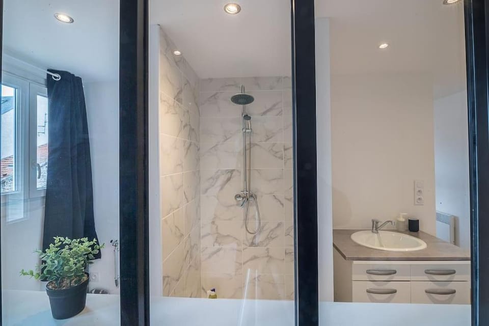Shower, Bathroom