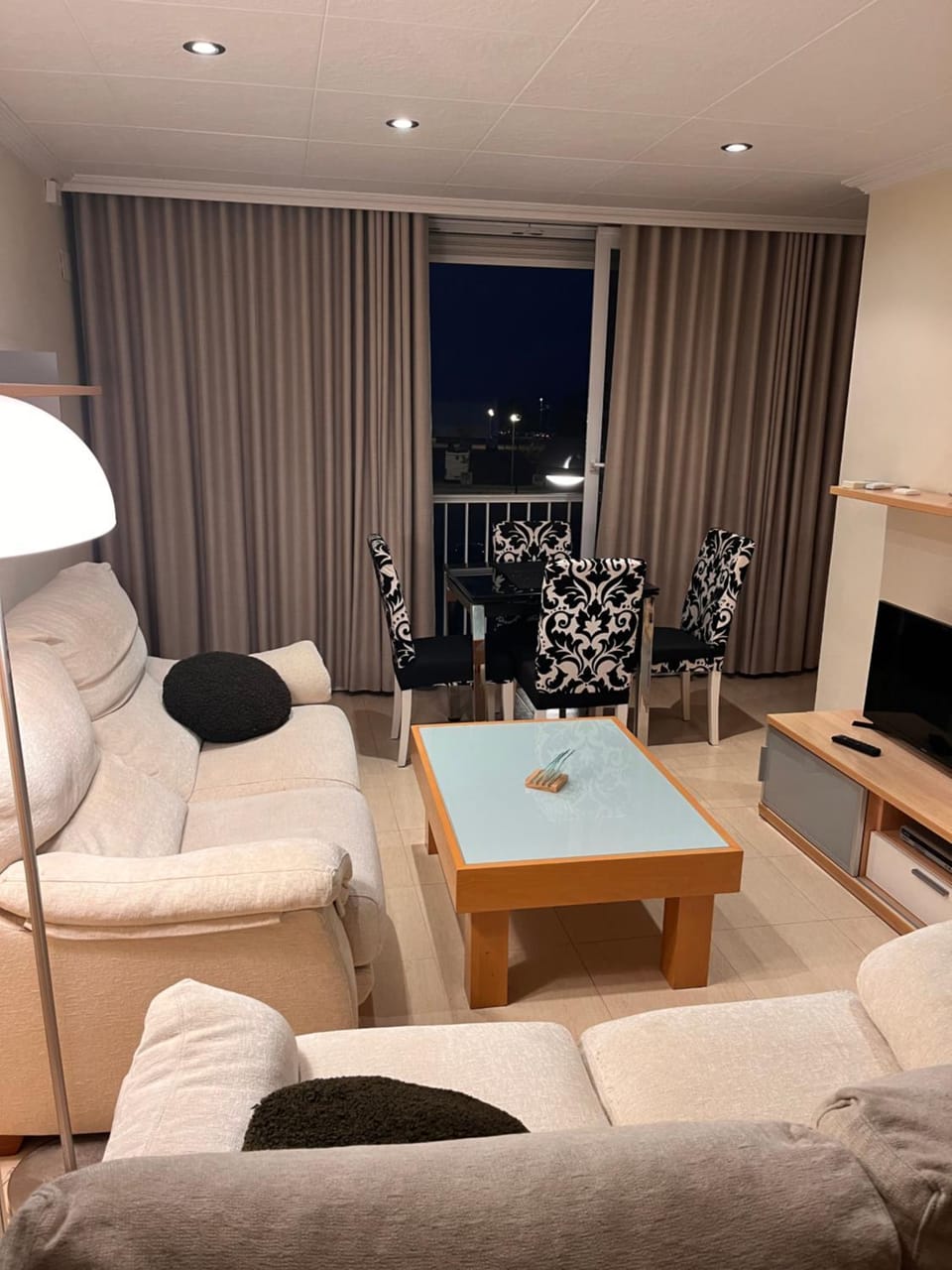 Night, TV and multimedia, Living room, Photo of the whole room