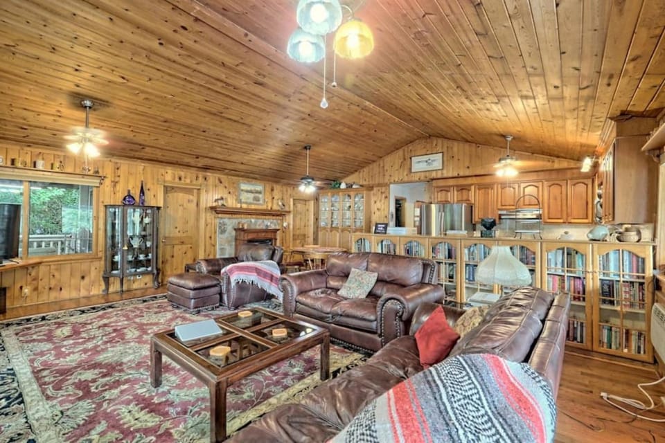 Tibors Landing on Lake Burton House in Georgia