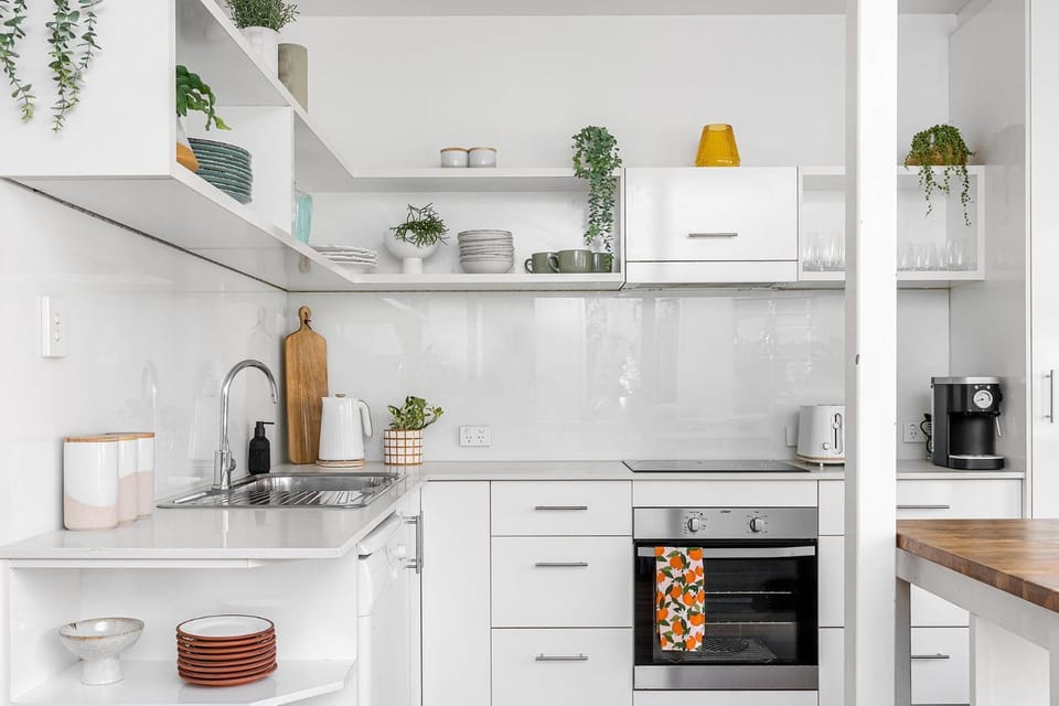Coffee/tea facilities, Kitchen or kitchenette, minibar, pet friendly, stove