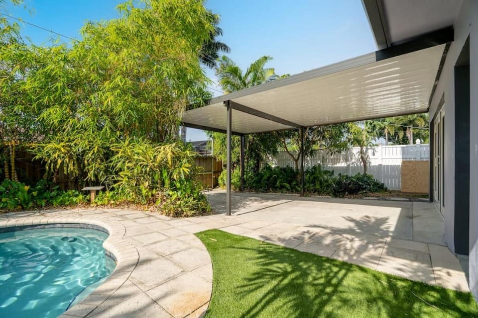 Property building, Swimming pool