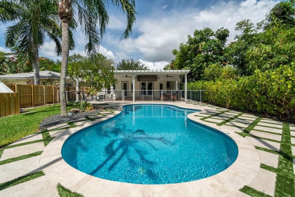 Garden, Swimming pool