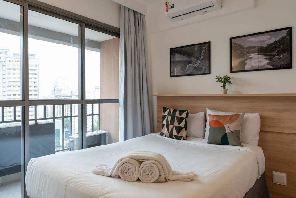 Bed, Photo of the whole room, Bedroom, towels, air conditioner