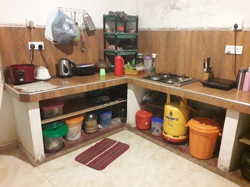 Coffee/tea facilities, Kitchen or kitchenette, stove, toaster