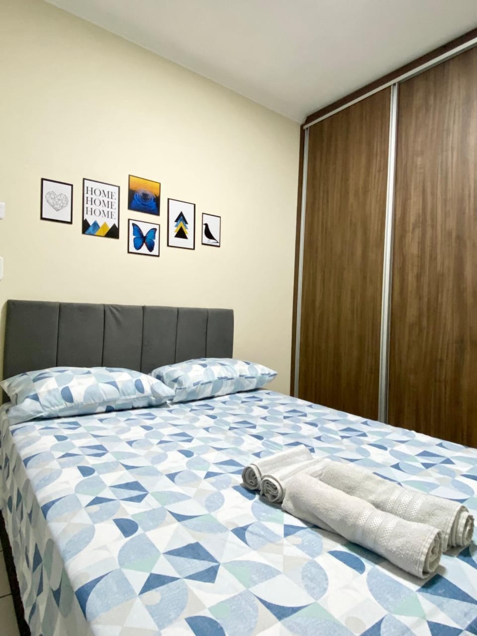 Bed, Photo of the whole room, Bedroom, wardrobe