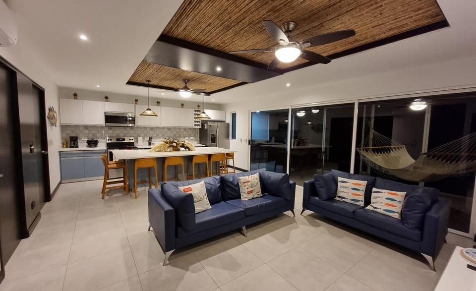 Casa Cardumen | 4BR Retreat in Jacó • Walk to Beach & Pool House in Jaco