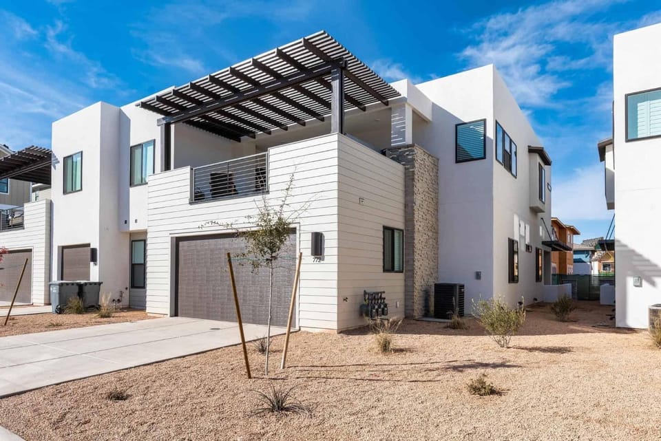 Camelot townhouse House in St George