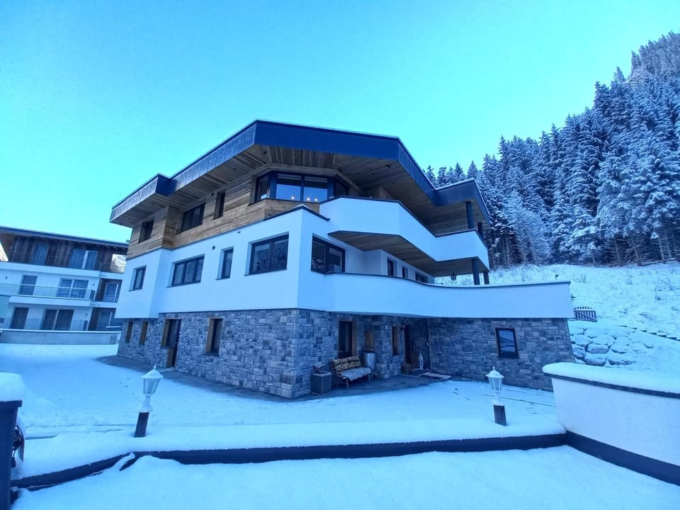 Property building, Winter