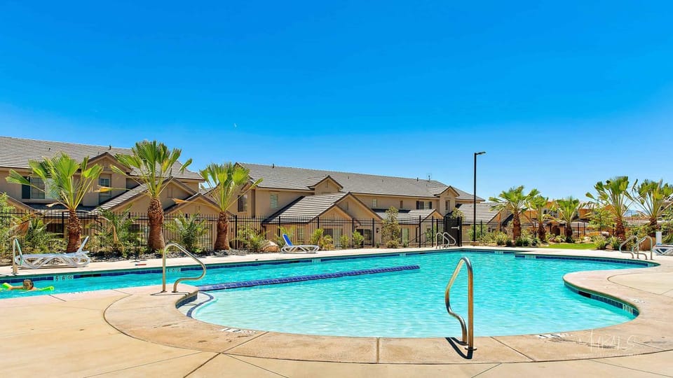Desert Chateau townhouse House in Washington