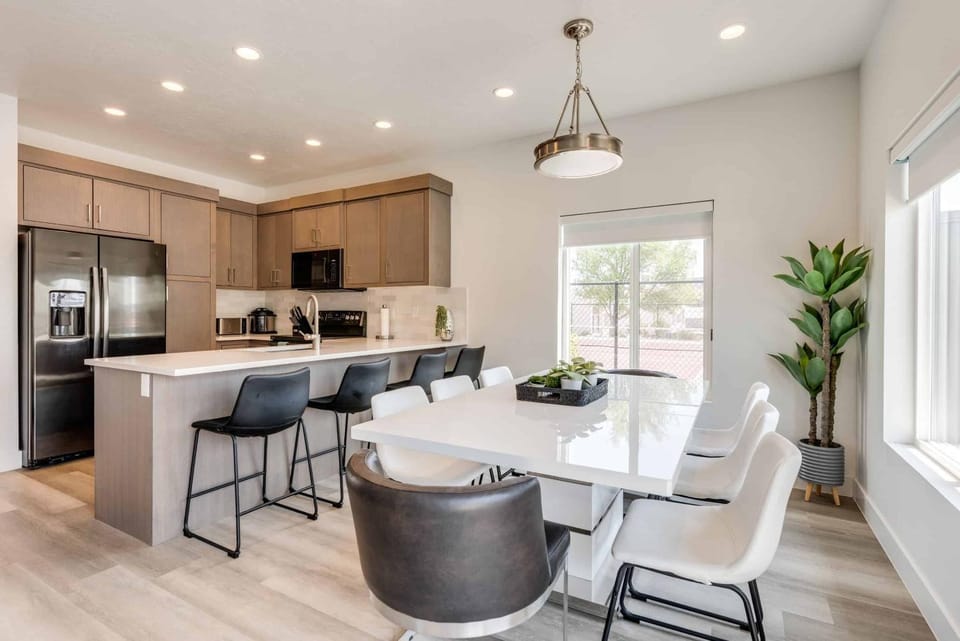 Family Retreat at the Vue #15 townhouse House in St George