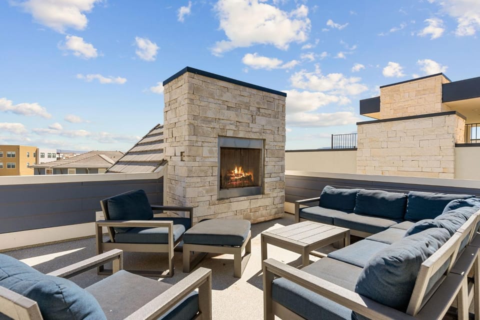 Six-Bedroom House House in St George