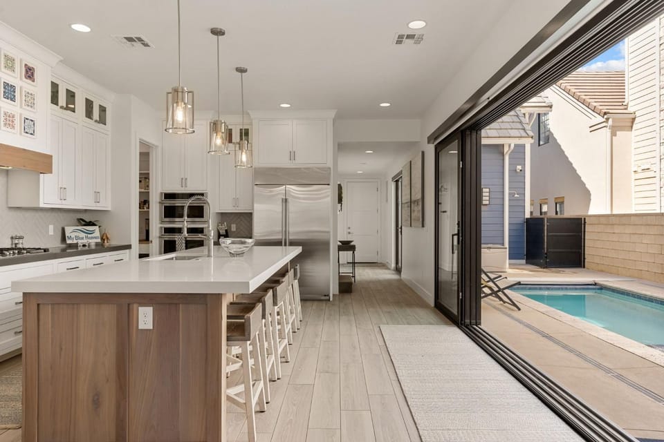 Six-Bedroom House House in St George