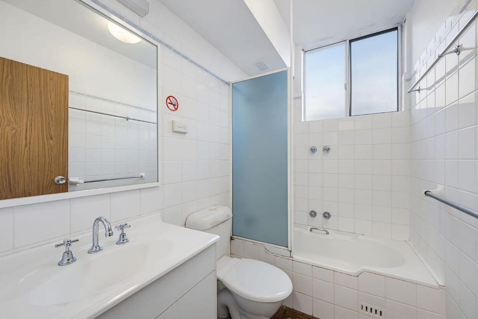 Shower, Toilet, Bathroom, Bath