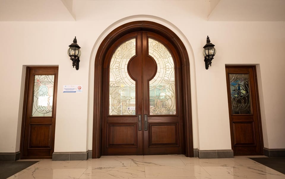Facade/entrance