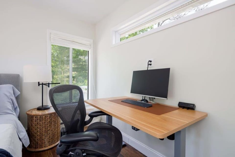 Beachwood Cove by Rove Travel - 3BR with Heated Pool House in Wainscott