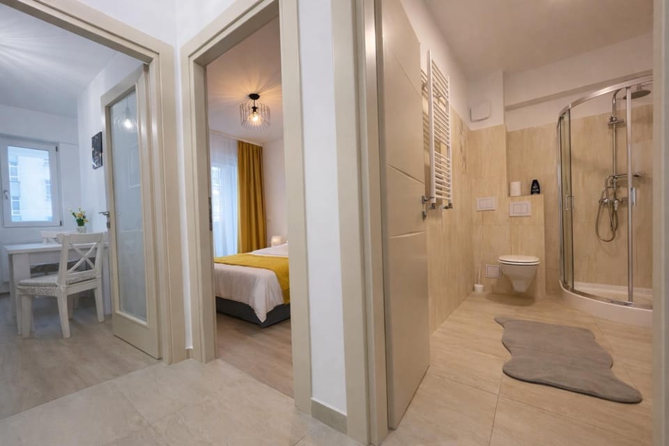 Bathroom, Bedroom, kitchen
