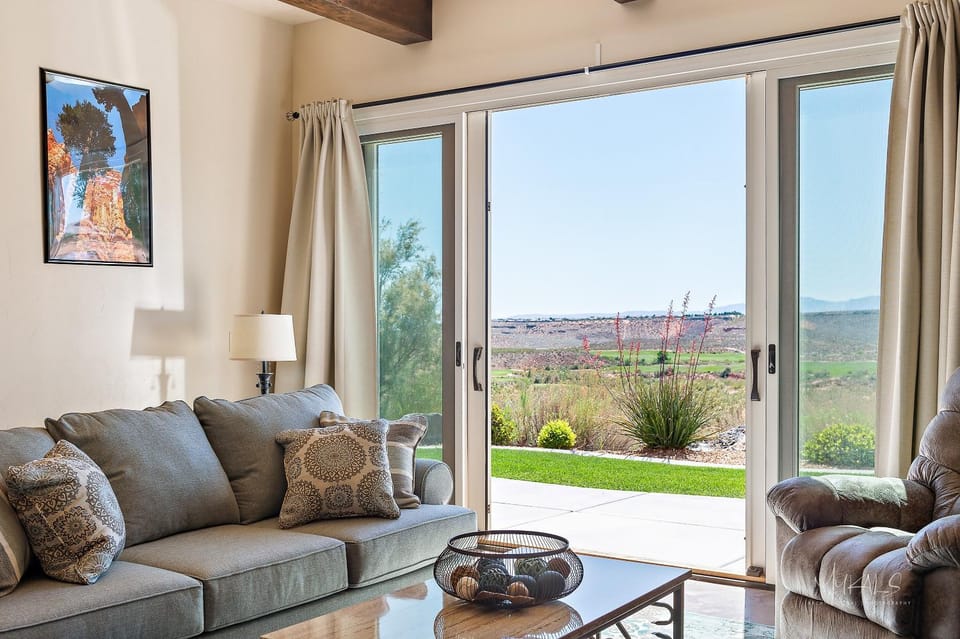 Above Par townhouse House in Washington