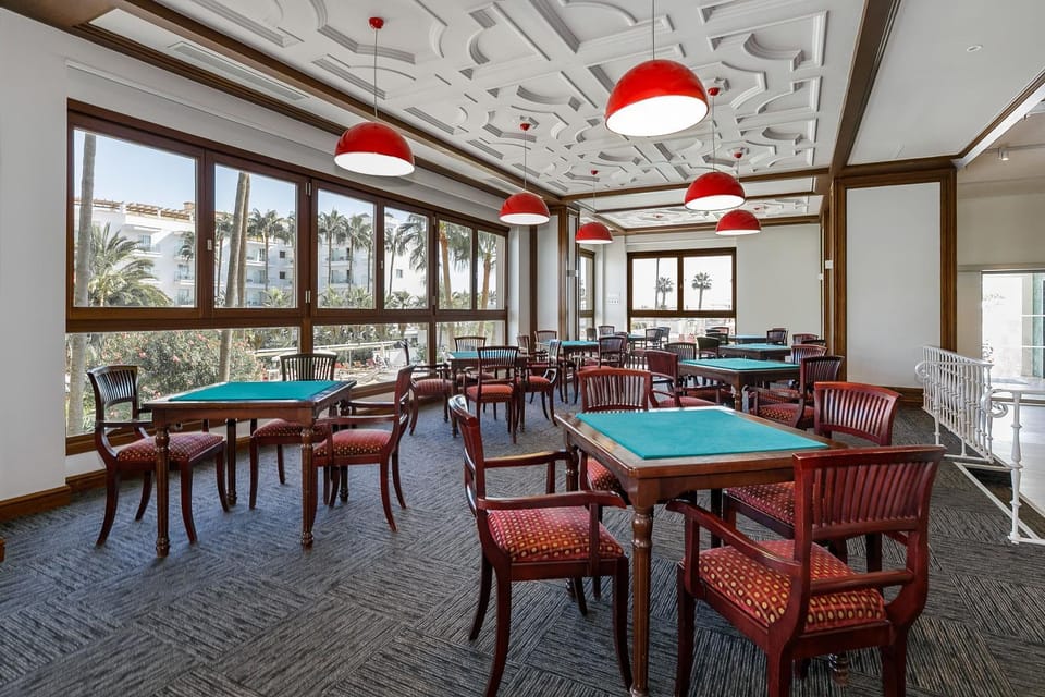 Property building, Restaurant/places to eat