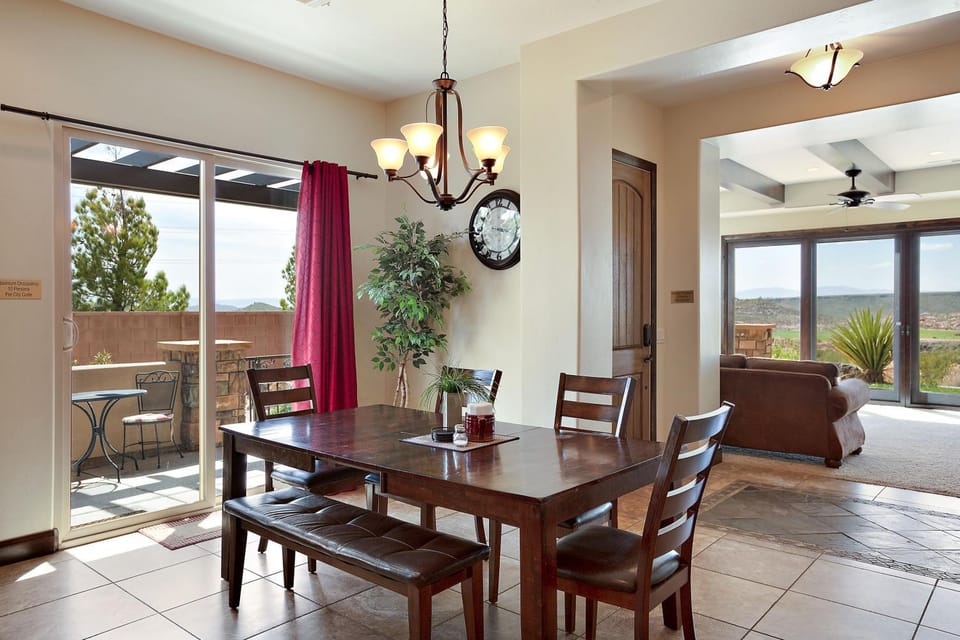 Golf Views on the Ridge townhouse House in Washington