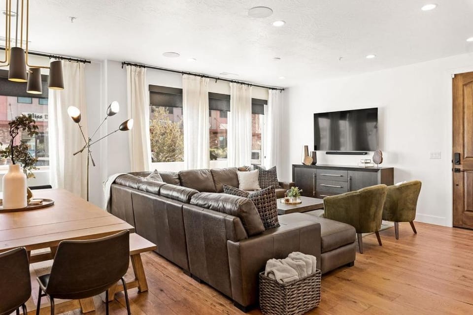 All Decked Out townhouse House in Washington