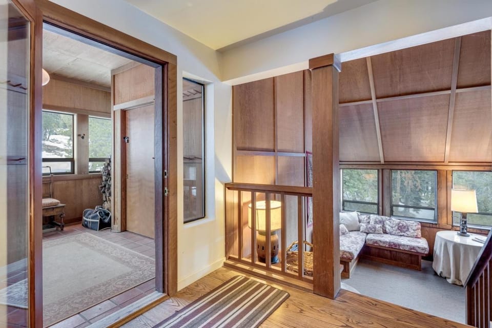 Walk to the Lake - Ski in out Amazing 5 Bdrm - VH#343 House in Bear Valley