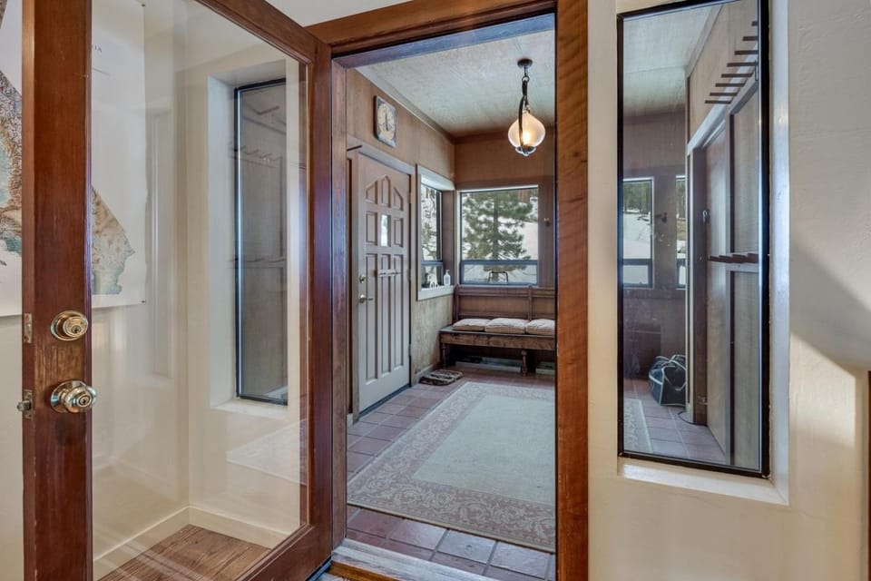 Walk to the Lake - Ski in out Amazing 5 Bdrm - VH#343 House in Bear Valley