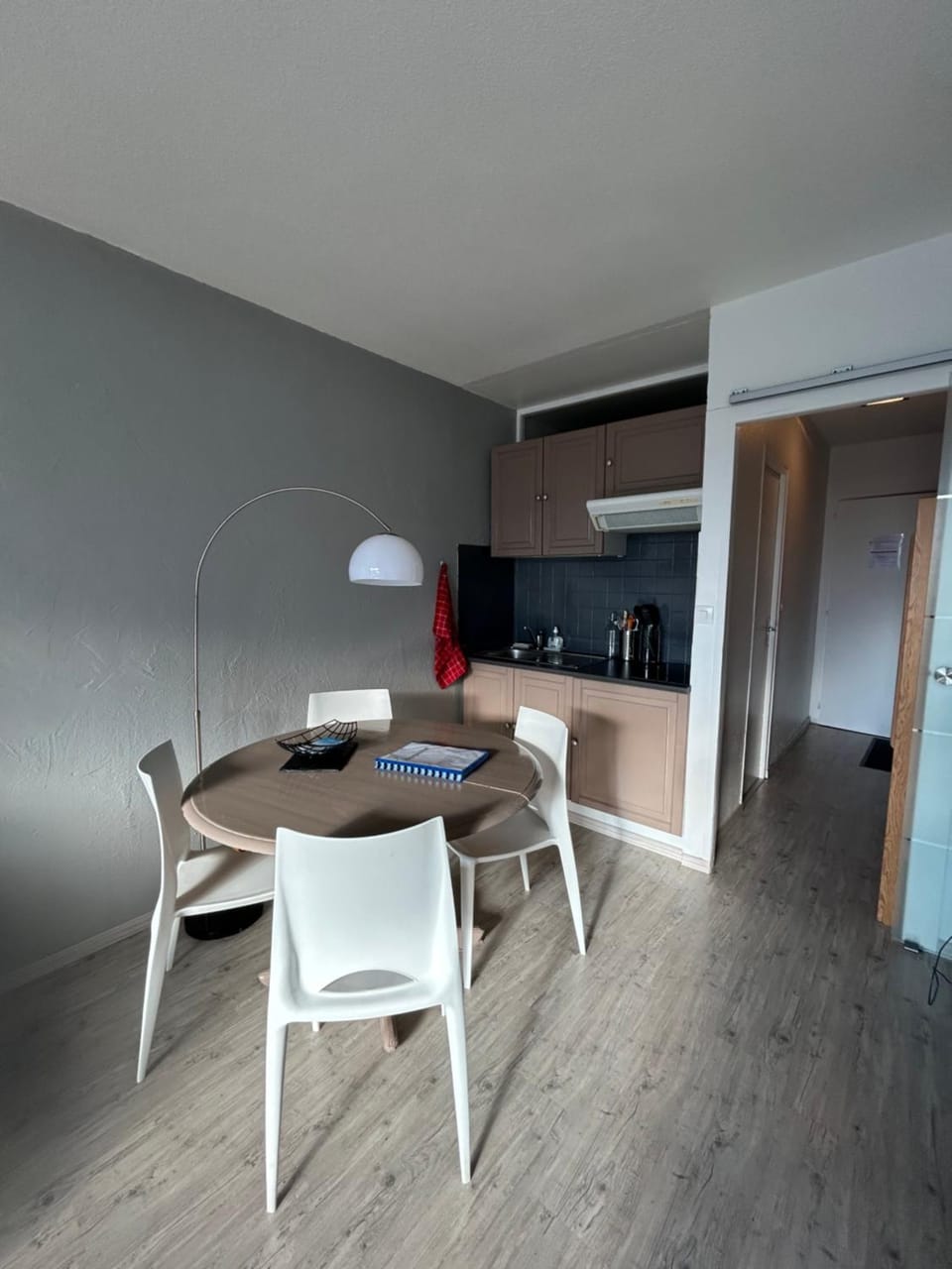 Kitchen or kitchenette, stove, kitchen