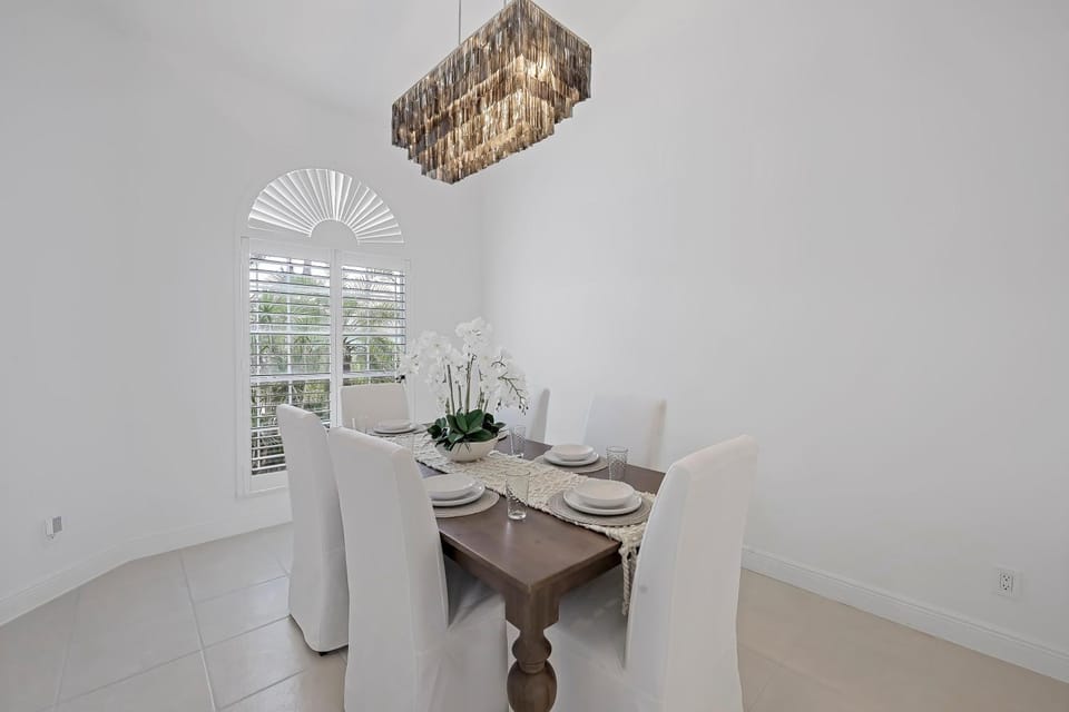 Waterfront oasis with pool, kayaks and steps to beach House in Marco Island