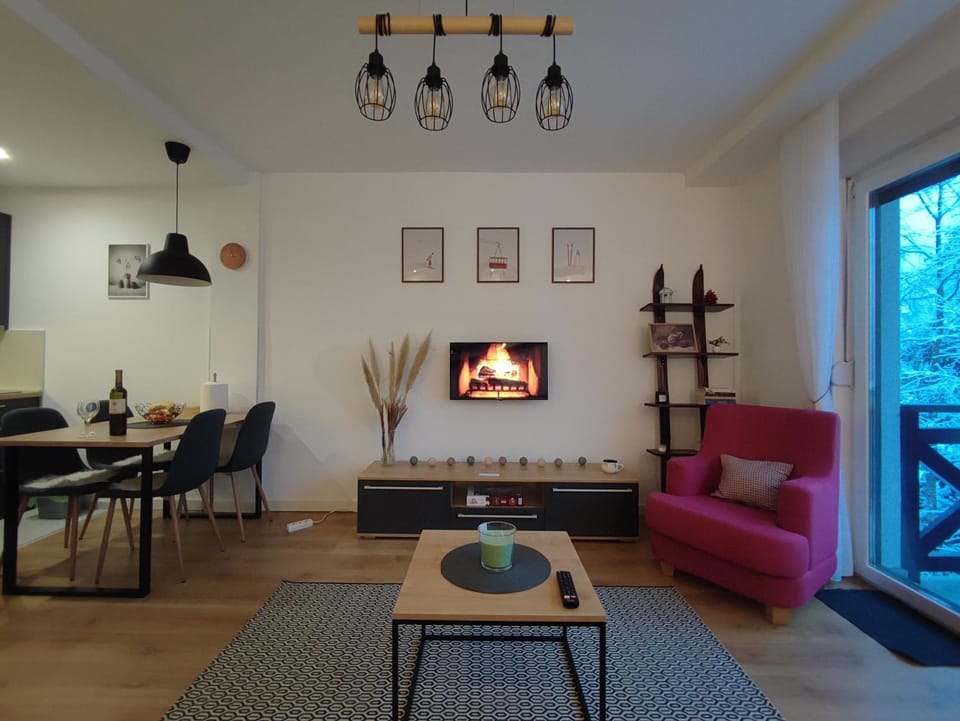 TV and multimedia, Living room, Seating area