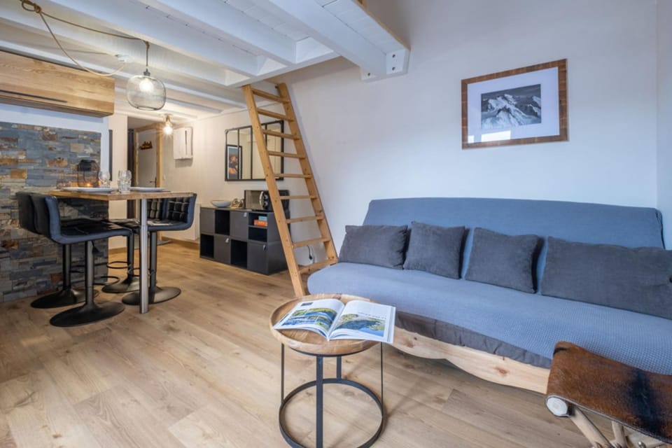 Apt with nice view near the center of Chamonix Apartment in Les Houches