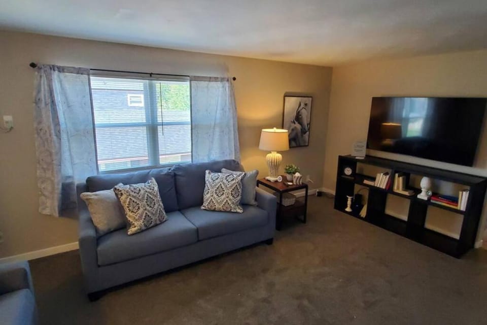 219 Maxwell St Unit B Such a great place to work and stay House in Ohio