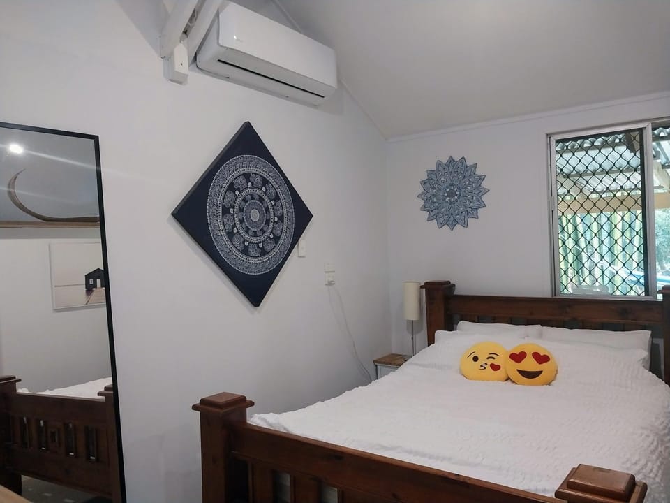 Bed, air conditioner