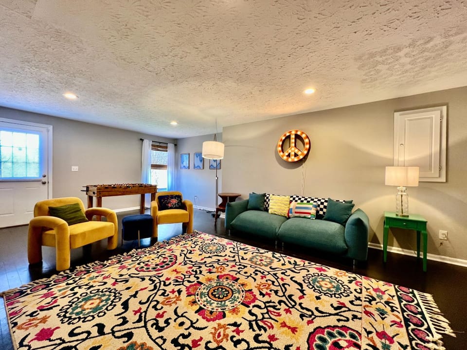 Living room, Photo of the whole room, Seating area