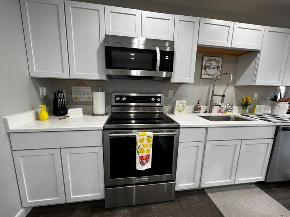 956 Olympia Drive Brand New Mason Home with Luxurious Finishes House in Mason