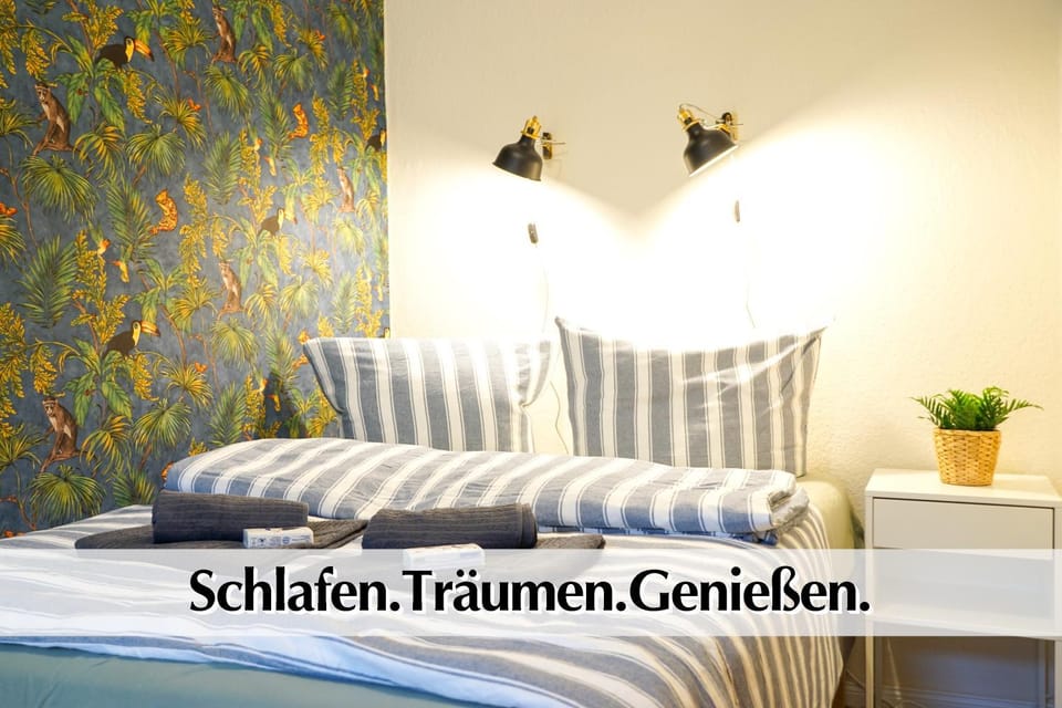 Bed, Living room, Photo of the whole room, Seating area, Bedroom, Text overlay