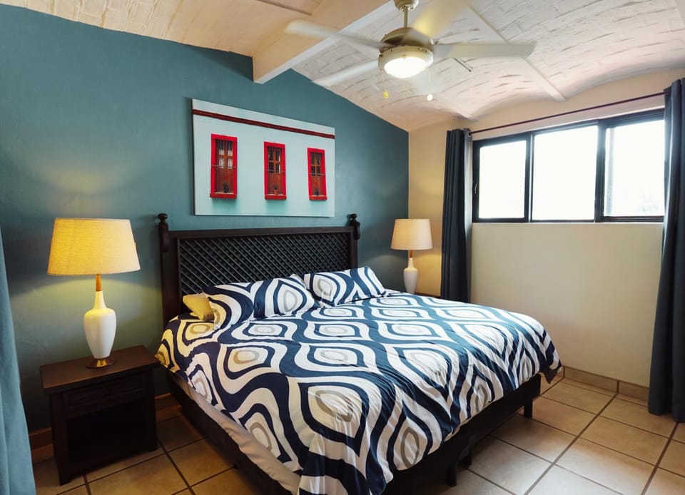 Bed, Bedroom, fireplace