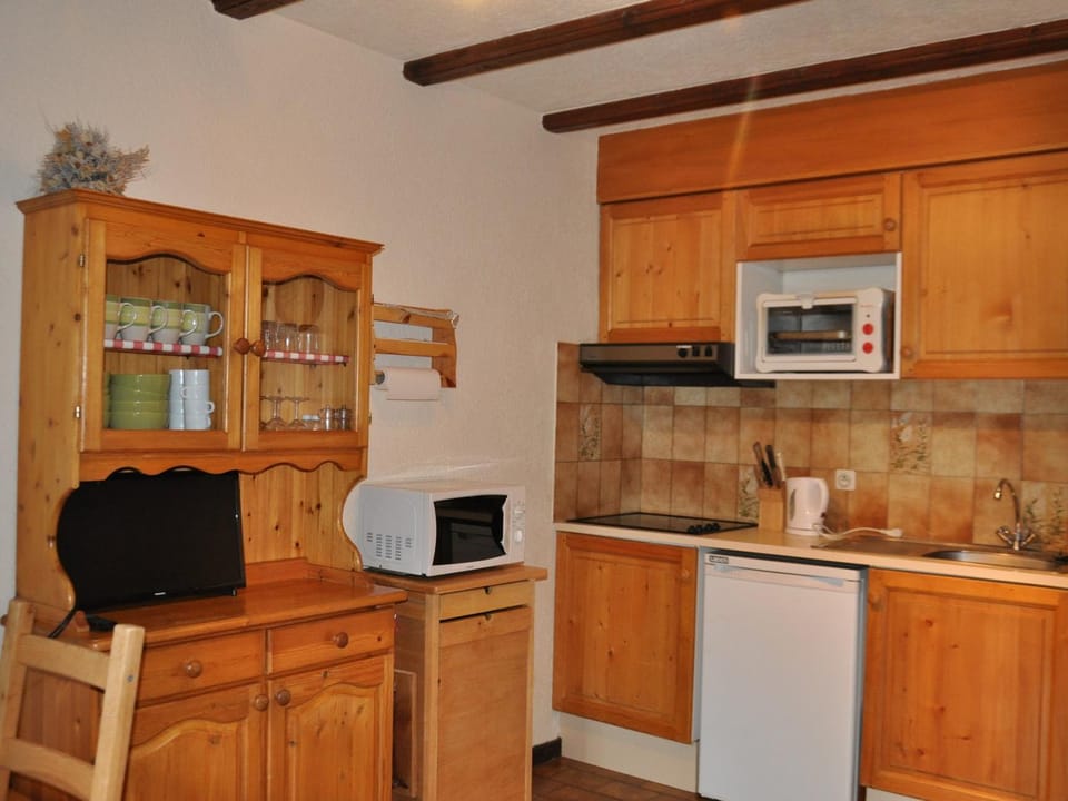 Adorable studio mezzanine, proche télésièges, parking privé - FR-1-693-16 Apartment in Châtel