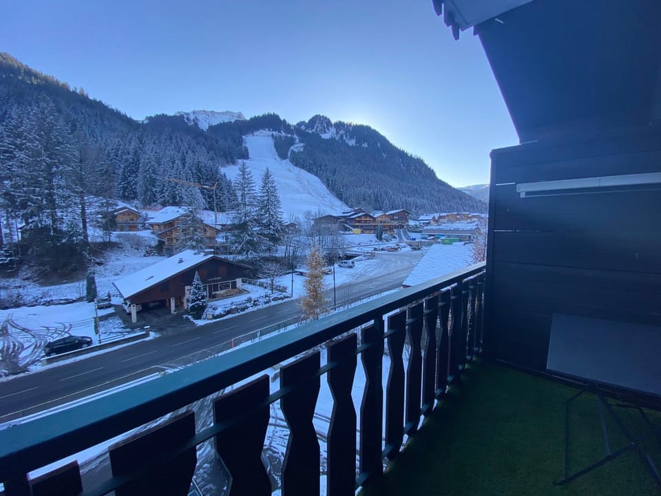 Appartement lumineux proche du Linga, WiFi et parking, balcon Sud/Est Apartment in Châtel