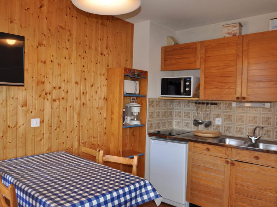 Studio cosy proche centre Châtel, balcon expo sud-ouest - FR-1-693-29 Apartment in Châtel