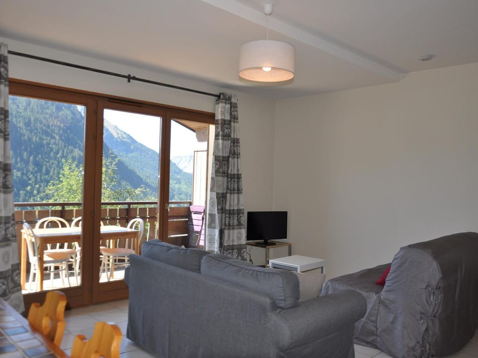 Appartement lumineux 2 chambres, proche télécabine, centre-ville Châtel - FR-1-693-31 Cabin in Châtel