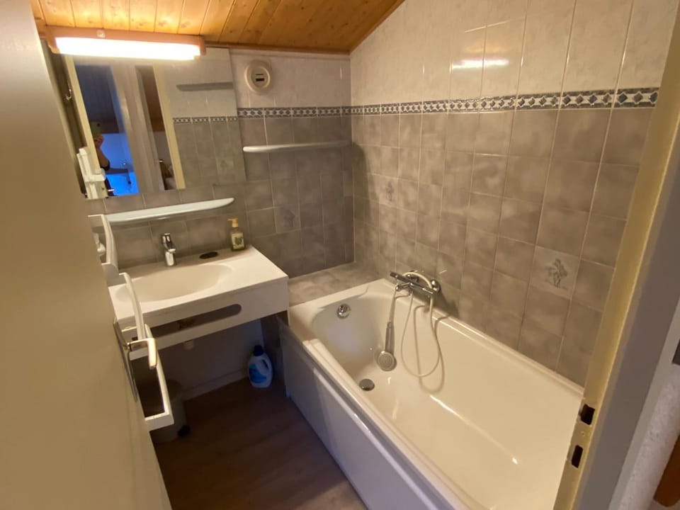 Appartement familial, proche centre, avec WIFI et parking - FR-1-693-41 Apartment in Châtel